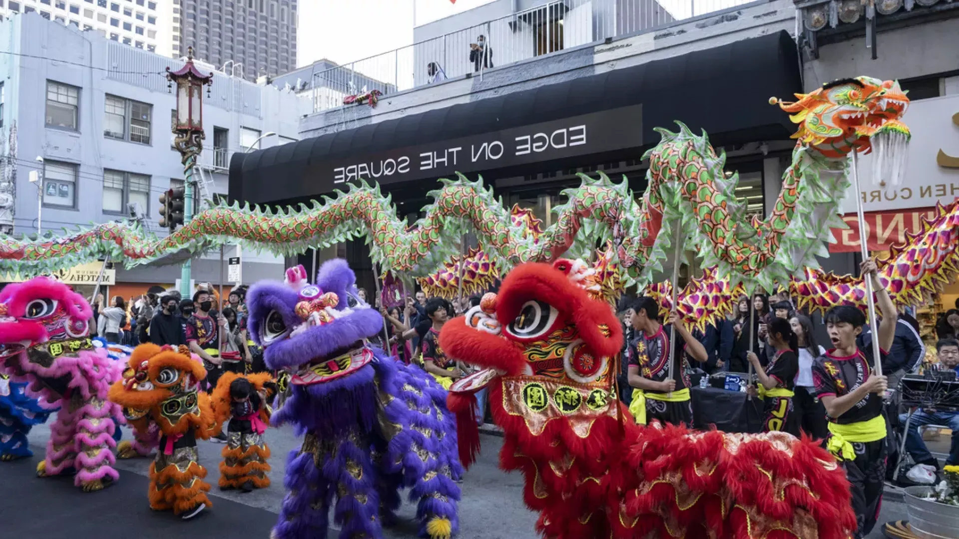 Celebraciones de Chinatown en 广场上的边缘