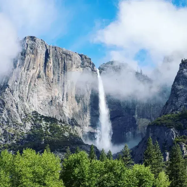 Cataratas de 约塞米蒂 en el Parque Nacional de 约塞米蒂.